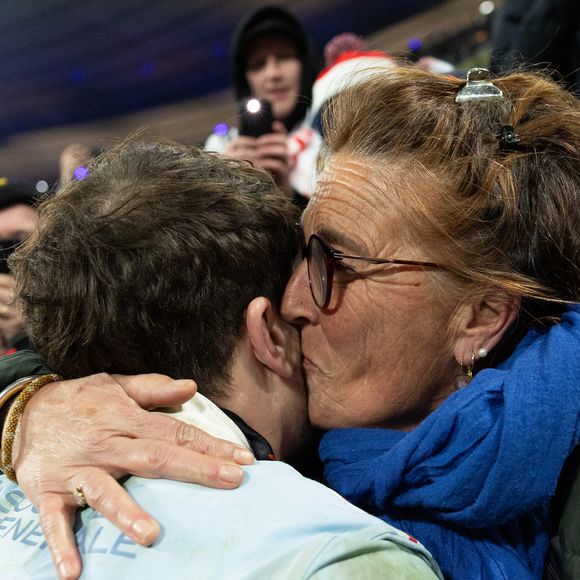 Exclusif - Antoine Dupont, Marie-Pierre Galès, mère de A.Dupont lors du match de rugby du Tournoi des Six Nations France contre Angleterre au Stade de France à Saint-Denis le 14 mars 2026. © AGENCE / BESTIMAGE