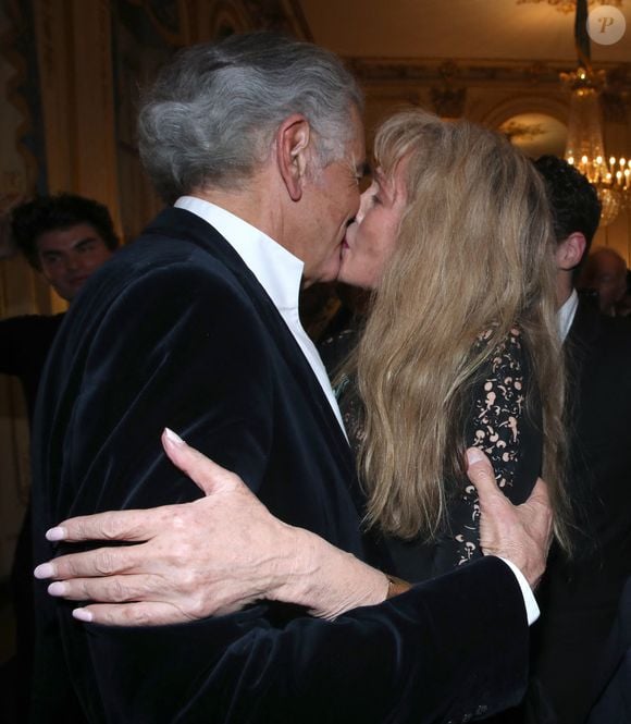 Semi Exclusif - Bernard-Henri Lévy et Arielle Dombasle - Arielle Dombasle est élevée au rang d'Officière de l'ordre des Arts et Lettres au Ministère de la Culture à Paris le 08 Décembre 2025.

© Bertrand Rindoff / Bestimage