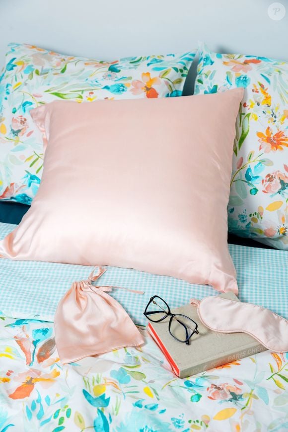 Elodie Gossuin collabore avec Tissaia de E.Leclerc pour une collection de linge de maison.