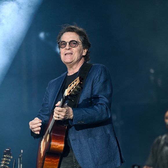 Francis Cabrel sur la scène du festival des Francofolies 2021 à la Rochelle, le 12 juillet 2021. © MPP / Bestimage