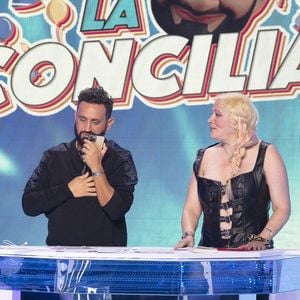 Loana Petrucciani, Cyril Hanouna - TPMP (Touche Pas à Mon Poste) présenté par Cyril Hanouna, qui tente de réconcilier Sylvie Ortega, Loana Petrucciani et Eryl Prayer,  diffusée en direct le 23 Septembre 2021 sur C8 - Paris le 23 Septembre 2021 © Jack Tribeca / Bestimage
