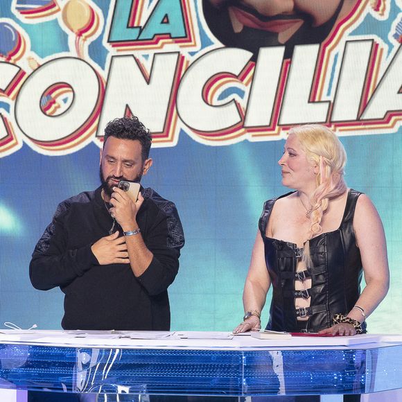 Loana Petrucciani, Cyril Hanouna - TPMP (Touche Pas à Mon Poste) présenté par Cyril Hanouna, qui tente de réconcilier Sylvie Ortega, Loana Petrucciani et Eryl Prayer,  diffusée en direct le 23 Septembre 2021 sur C8 - Paris le 23 Septembre 2021 © Jack Tribeca / Bestimage