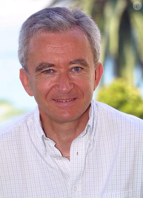 Bernard Arnault est avant tout un passionné d'art.
Archives - Portrait de Bernard Arnault à Saint-Tropez. Le 3 août 2001