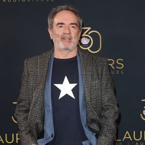 Bruno Solo - Photocall de la 30ème cérémonie des Lauriers de l'audiovisuel au théâtre Marigny à Paris le 24 février 2025.  © Coadic Guirec/Bestimage