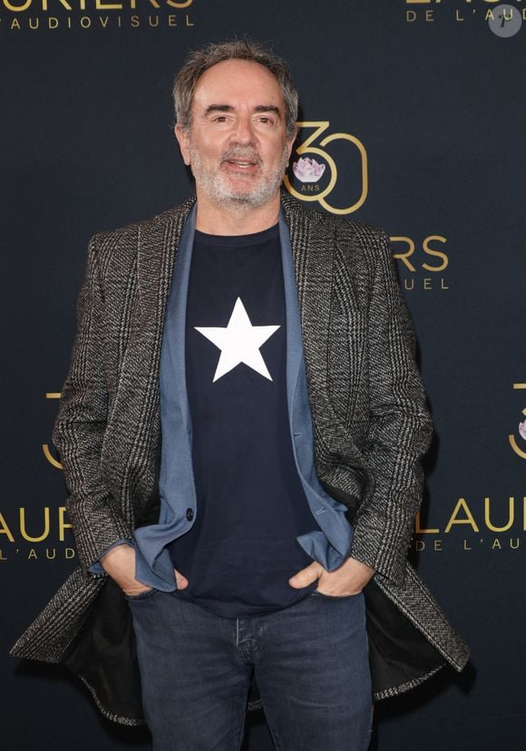 Bruno Solo - Photocall de la 30ème cérémonie des Lauriers de l'audiovisuel au théâtre Marigny à Paris le 24 février 2025.  © Coadic Guirec/Bestimage