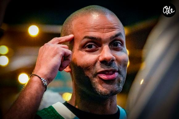 Cette ancienne fêlure est devenue la motivation suprême pour mettre sa famille définitivement à l'abri.

ony Parker avant le match Lyon-Villeurbanne vs Zalgiris Kaunas, à l’Astroballe de Villeurbanne, le 27 mars 2025. 

© Sandrine Thesillat / PsNewz / Bestimage