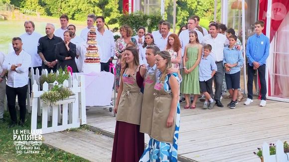 Les trois finalistes, Margot, Seb et Victoria, lors de la finale du saison 14 du "Meilleur pâtissier", diffusée le 11 décembre 2025 sur M6.

Capture d'écran M6 / Le Meilleur pâtissier