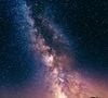 Cette émotion survient face à l’immensité du cosmos, qui dépasse notre compréhension habituelle.

Photo prise par Dns Dgn / Unsplash