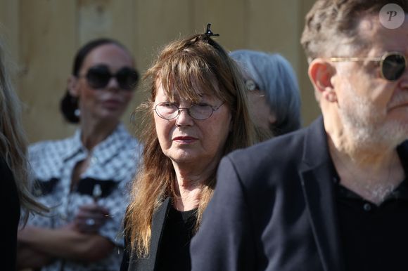 Jane Birkin - Obsèques de la chanteuse Régine au Crematorium du cimetière du Père-Lachaise à Paris. Le 9 mai 2022
© Jacovides-Moreau / Bestimage