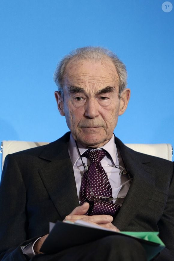 Robert Badinter sur la réforme du code du travail, à l'hôtel Matignon à Paris, France, le 25 janvier 2016. 

© Stéphane Lemouton/Bestimage