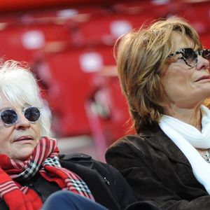 Elle a travaillé pour la télévision

Catherine Lara et Samantha lors du meeting de François Hollande au palais omnisport de Paris-Bercy le 29 avril 2012.
Abaca