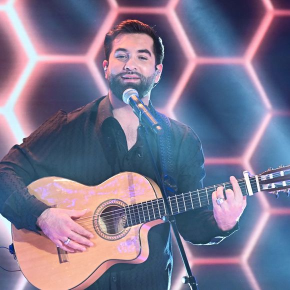 Kendji Girac dans l'émission "Vivement Dimanche" au studio Rive gauche, présentée par M. Drucker le 20 janvier 2025.

© Guillaume Gaffiot/Bestimage