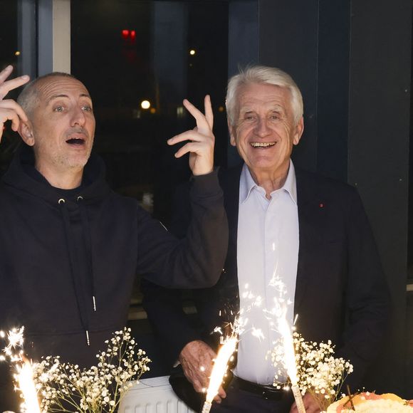 Exclusif - Gad Elmaleh célèbre les cinquante ans de carrière de Gilbert Coullier sur la scène du Zenith de Rouen à la fin de son spectacle "Lui même" 
Le 28 mars 2025. © Jack Tribeca / Bestimage