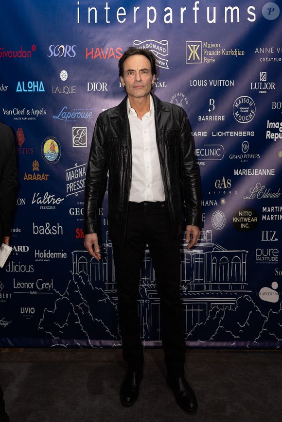 Anthony Delon au dîner de gala caritatif de l'ONG Elisecare dédié aux enfants de la guerre au Pavillon Ledoyen à Paris le 24 Novembre 2025. © Julien Sarkissian / Bestimage