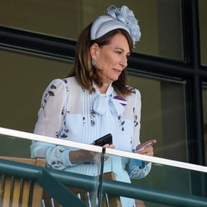 Carole Middleton lors de la deuxième journée du Royal Ascot à l'hippodrome d'Ascot, dans le Berkshire. 

Photo : Jonathan Brady/PA Wire