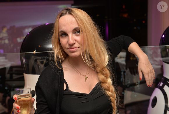Lorsqu'elle a rencontré Bashung, Chloé Mons raconte qu'il était en train de sombrer. Elle lui a redonné goût à la vie...

Chloé Mons - Cocktail du dîner de gala "Love Charity Christmas Dinner" organisé par l'association "Lyubov" au profit des enfants de Donetsk à la Maison Blanche à Paris, le 10 décembre 2014. © VEEREN / BESTIMAGE