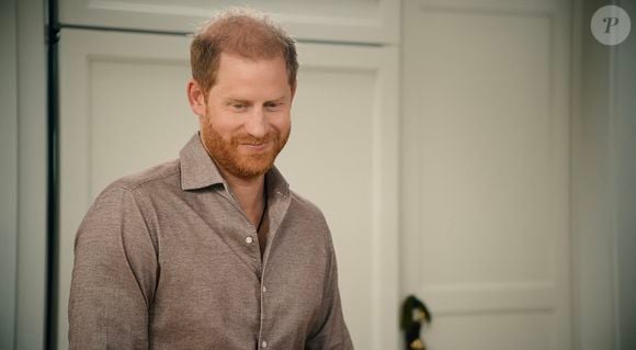 Le prince Harry fait une apparition surprise dans les dernières scènes de l'émission festive de Meghan Markle sur Netflix.
Crédit : JLPPA / Bestimage