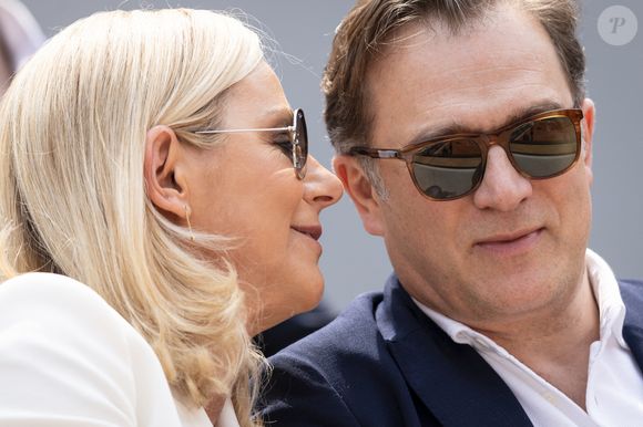 Renaud Capuçon et sa femme Laurence Ferrari en tribunes lors de la finale messieurs des Internationaux de France de Tennis de Roland Garros 2025 (jour 15), à Paris, France, le 8 juin 2025. © Cyril Moreau/Bestimage