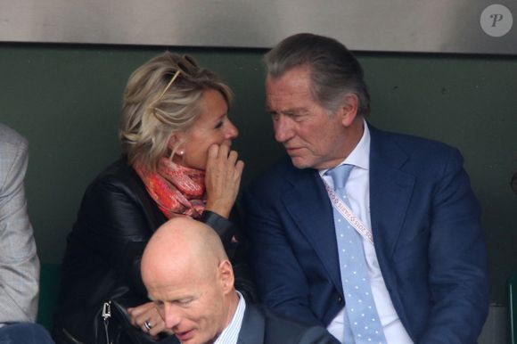La présentatrice de télévision française Sophie Davant pose avec William Leymergie en regardant un match pendant les Internationaux de France de Tennis à Roland-Garros à Paris, France, le 26 mai 2015. Photo by ABACAPRESS.COM