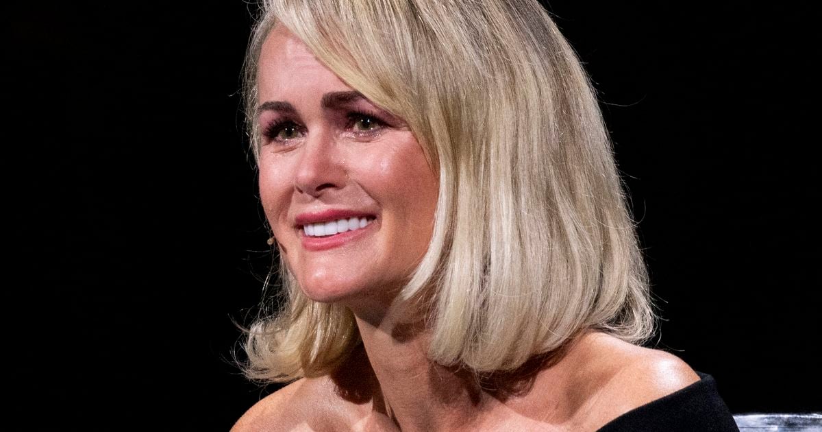 "On ne vous oubliera jamais" : Laeticia Hallyday absente à un évènement important aux Etats-Unis, elle livre un tendre message