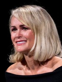 "On ne vous oubliera jamais" : Laeticia Hallyday absente à un évènement important aux Etats-Unis, elle livre un tendre message