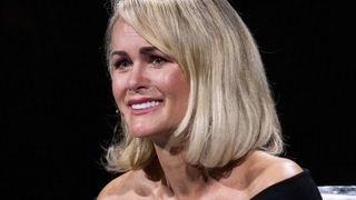 "On ne vous oubliera jamais" : Laeticia Hallyday absente à un évènement important aux Etats-Unis, elle livre un tendre message