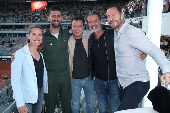 Exclusif - Justine Henin, Novak Djokovic, Laurent Luyat, Patrick Mouratoglou et Michaël Llodra - Plateau de France Télévision lors des Internationaux de France de Tennis de Roland Garros 2025 - Jour 09, à Paris le 02 Juin 2025. 

© Bertrand Rindoff / Bestimage