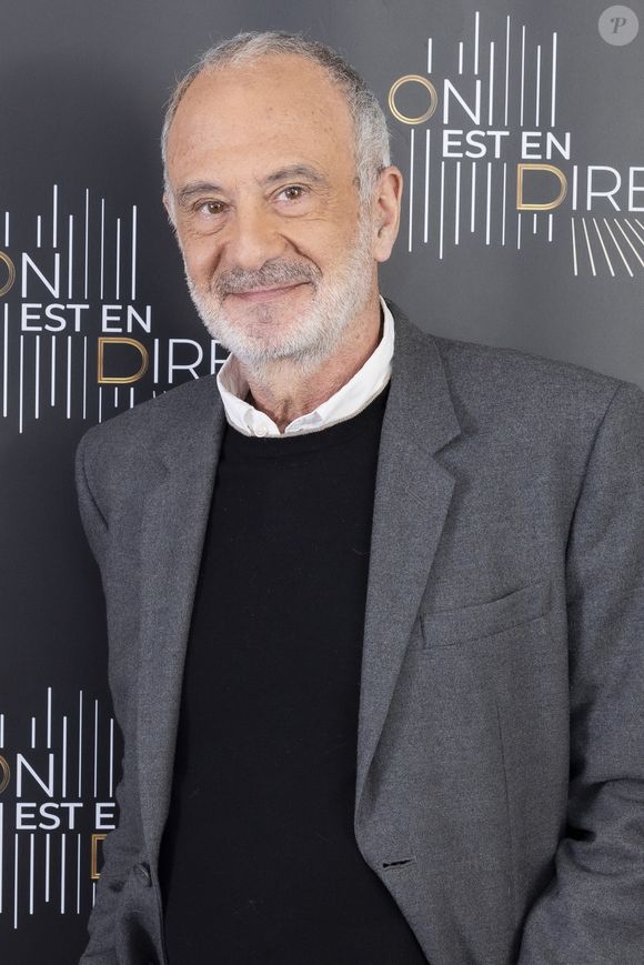 Le psychanalyste de 77 ans a été interpellé à son domicile parisien selon le "Parisien"

Exclusif - Gérard Miller - Backstage de l'enregistrement de l'émission "On Est En Direct (OEED)", présentée par L.Ruquier et L.Salamé, et diffusée en direct le 2 avril sur France 2
© Jack Tribeca / Bestimage
