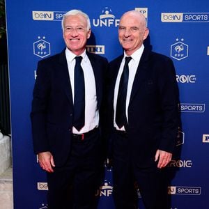 Didier Deschamps et Guy Stephan - Photocall de la 33ème édition des Trophées UNFP du Football au Pavillon Gabriel à Paris le 11 mai 2025. Dante Badano/PsnewZ/Bestimage
