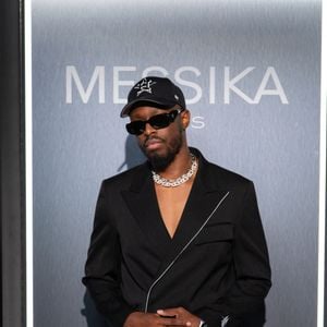 Dadju au photocall pour la soirée de lancement du Second Opus de la collection Haute Joaillerie Midnight Sun de la maison Messika à l'Hôtel de Crillon le 26 juin 2024. © Messika via Bestimage