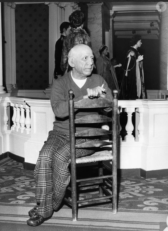 Le 6 décembre 1972 - Mougins, France - Le personnage de cire du célèbre peintre PABLO PICASSO présenté chez Madame Tussaud a été créé par le sculpteur Jean Fraser.  (Image : ? Keystone Press Agency/ZUMA Press Wire)