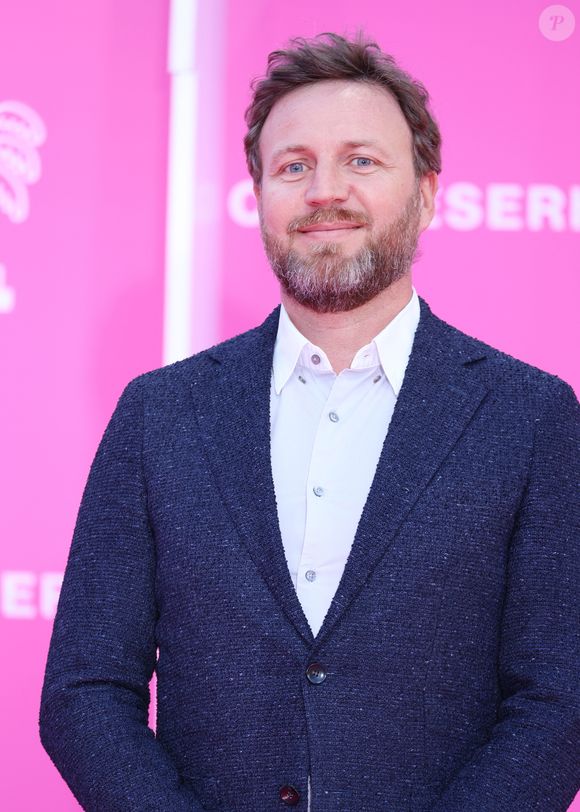 Grégory Caulier au photocall de la soirée d'ouverture du festival Canneseries saison 8 au palais des festivals à Cannes le 24 avril 2025.

© Denis Guignebourg / Bestimage