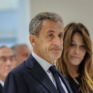 Nicolas Sarkozy et sa femme Carla Bruni - Nicolas Sarkozy condamné à 5 ans de prison à l'issue du procès de l'affaire du financement libyen au tribunal correctionnel de Paris, le 25 septembre 2025.  © Sadak Souici/ZUMA Press Wire