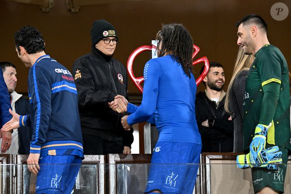 L’équipe du Cirque FC pouvait quant à elle compter sur des renforts de prestige, avec la présence remarquée de Christian Karembeu et d’Andriy Chevtchenko.

La princesse Stéphanie de Monaco lors de la sixième édition de la Fight Aids Cup, un match de football caritatif au stade Louis II à Monaco, le 25 janvier 2026© Bruno Bebert / Bestimage