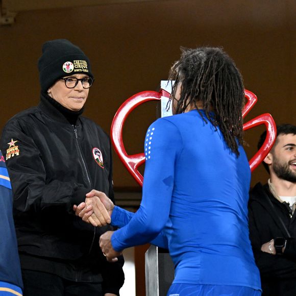 L’équipe du Cirque FC pouvait quant à elle compter sur des renforts de prestige, avec la présence remarquée de Christian Karembeu et d’Andriy Chevtchenko.

La princesse Stéphanie de Monaco lors de la sixième édition de la Fight Aids Cup, un match de football caritatif au stade Louis II à Monaco, le 25 janvier 2026© Bruno Bebert / Bestimage