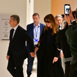 Nicolas Sarkozy et sa femme Carla Bruni au Tribunal judiciaire (Batignolles, 32ème chambre correctionnelle) pour l'annonce de la décision dans le cadre du procès Lybien le 25 septembre 2025. © Christian Liewig / Bestimage