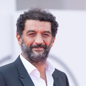 Ramzy Bedia lors de la première du film « D'Argent Et De Sang » dans le cadre du 80e Festival du film de Venise (Mostra), à Venise, en Italie, le 31 août 2023. Photo : Aurore Marechal/ABACAPRESS.COM