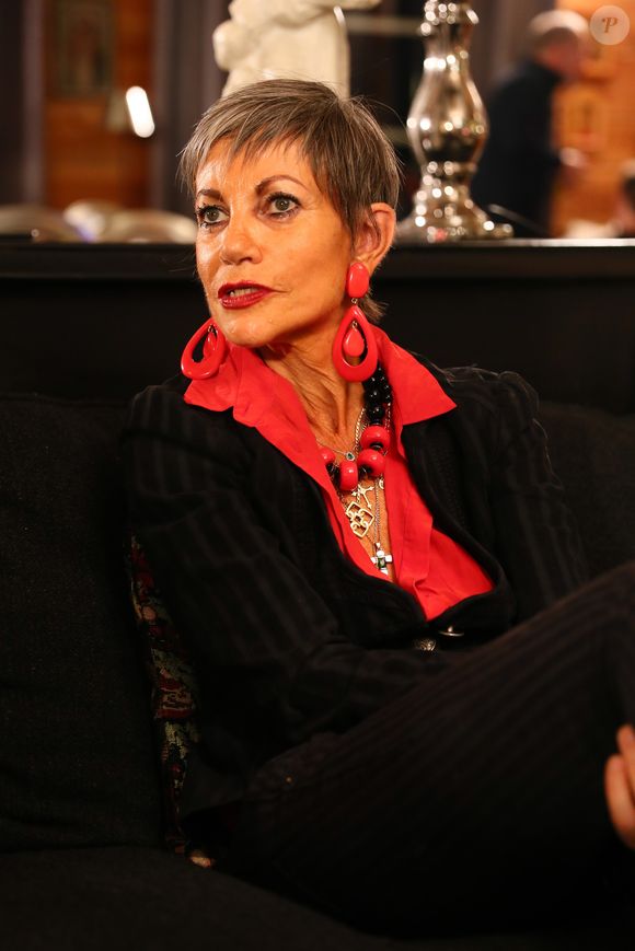 Exclusif - Isabelle Morini-Bosc dans le chalet à Köngäs, Finlande, le 1er décembre 2018. L'équipe de l'émision Touche Pas à Mon Poste ! (TPMP) sur le tournage du prime spécial fêtes de fin d'année: TPMP en Laponie intitulé "Baba en Laponie: à la recherche du Père Noël". Ce dernier sera diffusé le 19 décembre à partir de 21 heures. Après Las Vegas 2016 et le ski en 2017, C.Hanouna et toute son équipe se sont lancé un nouveau défi complètement givré : partir en Laponie à la rencontre du Père Noël. Pendant quatre jours, ils vont investir un chalet au pôle Nord et auront pour mission d’aider le Père Noël dans la distribution de ses cadeaux. Au programme : courses de traîneaux, bain glacé dans la banquise et d’autres surprises. © Sébastien Valiela/Bestimage