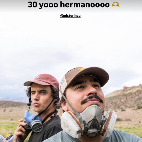 Ainsi que plusieurs de ses amis.

Inca Pagny, le fils de Florent Pagny, fête ses 30 ans