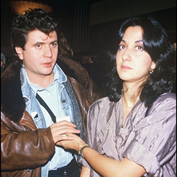 Rares sont les fois où le couple posait pour les photographes.

Daniel Balavaoine et sa compagne Corinne le 19 décembre 1984. Photo de Bestimage