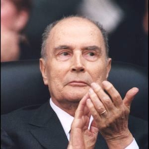 ARCHIVES - FRANCOIS MITTERRAND AU PARC DES PRINCES