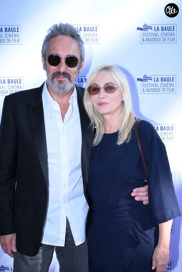 Elle a accompagné ce tendre souvenir de quelques mots : "Huit ans déjà et pour la vie."

Emmanuelle Béart (prix d'honneur) et son mari Frédéric Chaudier - 12ème édition festival des musiques de films de La Baule le 28 juin 2026. © Rachid Bellak/Bestimage