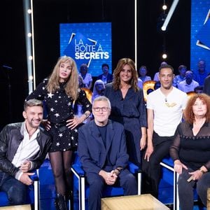 Exclusif - Laurent Ruquier, Arielle Dombasle, Valerie Mairesse, Philippe Geluck, Steevy Boulay, Faustine Bollaert, Jean-Philippe Janssens lors de l'enregistrement de l'émission "La Boîte à secrets", présentée par F.Bollaert et diffusée le 16 octobre sur France 3, à Paris, France, le 29 septembre 2026. © Cyril Moreau/Bestimage