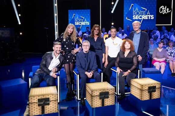 Exclusif - Laurent Ruquier, Arielle Dombasle, Valerie Mairesse, Philippe Geluck, Steevy Boulay, Faustine Bollaert, Jean-Philippe Janssens lors de l'enregistrement de l'émission "La Boîte à secrets", présentée par F.Bollaert et diffusée le 16 octobre sur France 3, à Paris, France, le 29 septembre 2026. © Cyril Moreau/Bestimage