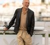 Alors que l’ambiance était déjà électrique dans l’enceinte parisienne, Vincent Cassel a créé la surprise en débarquant sur scène… en scooter ! 

Vincent Cassel - Photocall du film "Histoires Parallèles" lors du 79ème Festival International du Film de Cannes, le 15 mai 2026.
© Jacovides/Moreau/Bestimage