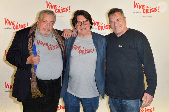 Ce documentaire, commencé dans les coulisses d'un tournage avec l'actrice Claudine Beccarie, avait été présenté à Cannes. 

Jean-Claude Dreyfus, Jean-Francois Davy et Jean-Marie Bigard - Avant-première du film "Vive la crise !" au cinéma Max Linder à Paris le 2 mai 2017. © Coadic Guirec/Bestimage