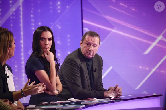 Shana Loustau, Pierre Botton, sur le plateau de TBT9 présenté par C.Hanouna, et diffusé en direct sur W9, Paris, France, le 22 octobre 2025. © Jack Tribeca / Bestimage