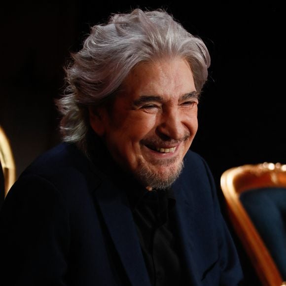 Exclusif - Serge Lama lors de l'enregistrement de l'émission "Serge Lama, le dernier rappel" présentée par F. Bollaert, diffusée le vendredi 21 novembre 2025 sur France 3 à 21h10, au théâtre Marigny à Paris, France, le 29 avril 2025. © Clovis-Moreau/Bestimage