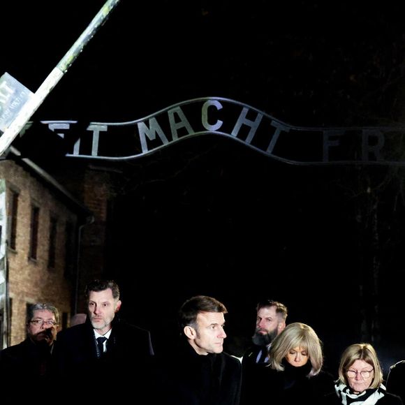 Le président Emmanuel Macron et sa femme Brigitte Macron ont visité le pavillon français. Commémorations du 80ème anniversaire de la libération du camp de concentration et d'extermination nazi d'Auschwitz-Birkenau par l'Armée rouge à Oswiecim en Pologne le 27 janvier 2025.

© Dominique Jacovides / Bestimage