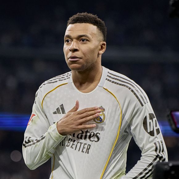 1 février 2026, Madrid, Madrid, Espagne : Kylian Mbappé du Real Madrid CF célèbre après avoir marqué un but pendant le match de football de la Liga entre le Real Madrid CF et le Rayo Vallecano au stade Santiago Bernabeu à Madrid, Espagne, le 1er février 2026 (Image de crédit : © Ruben Albarran/ZUMA Press Wire / Bestimage)